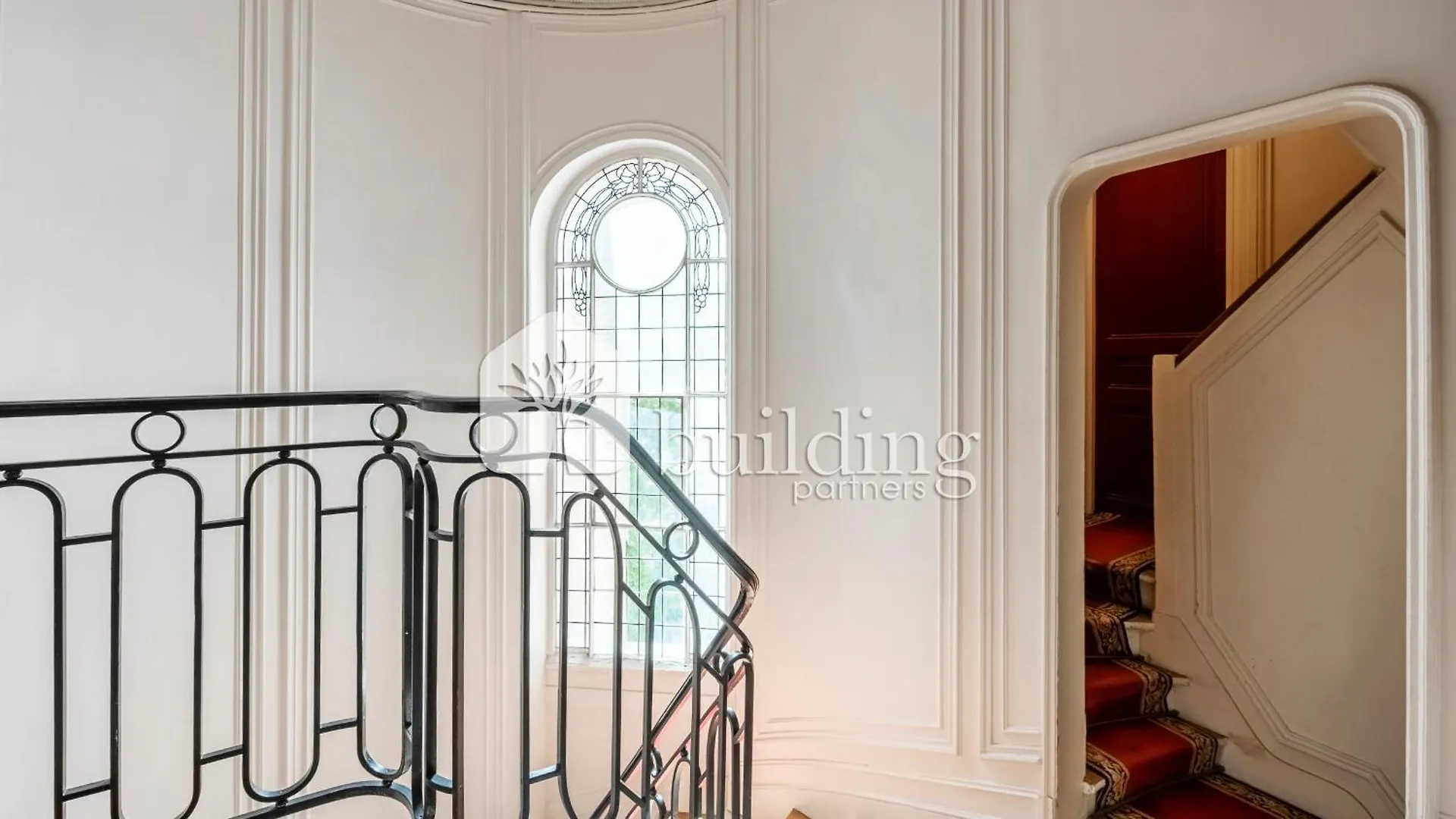 Master And Kids Bdrs Separated From Rest Of The House Paris 0*,